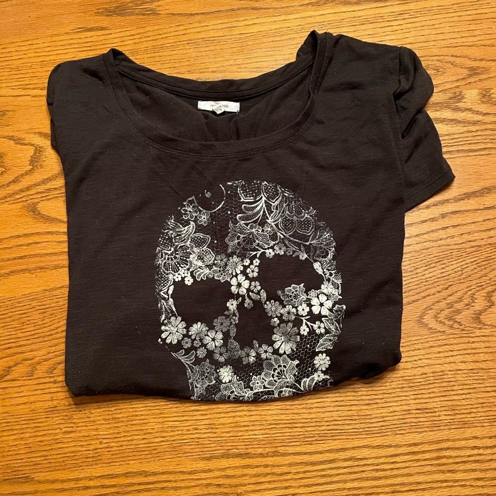 Maurice’s Black Skull T-Shirt Size 2